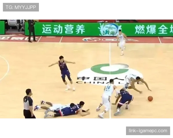 争球规则:判定犯规的关键条件与常见误区 争球规则:判定犯规的关键条件与常见误区